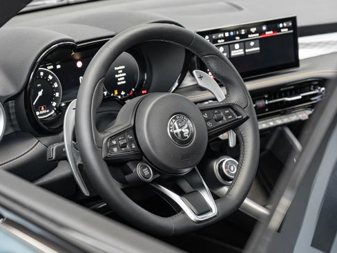 New 2026 Alfa Romeo Tonale Veloce w/ Quick Order Package 23H Volce image 34