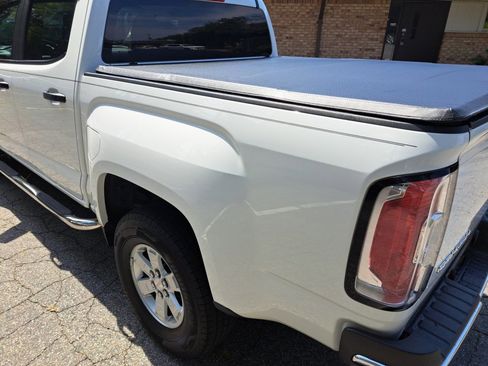 Used 2016 GMC Canyon 2WD Crew Cab w/ Convenience Package image 19