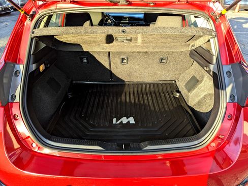 Used 2018 Toyota Corolla iM image 40