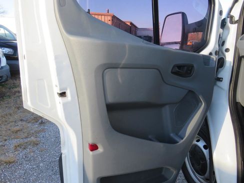 Used 2017 Ford Transit 250 130 Medium Roof RWD image 32