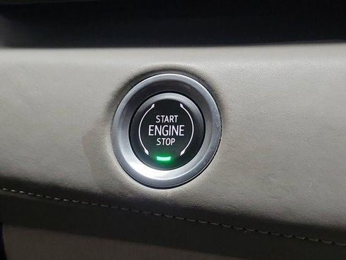 Used 2021 Cadillac Escalade Premium Luxury Platinum RWD image 25