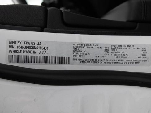 Used 2022 Jeep Grand Cherokee Limited image 45