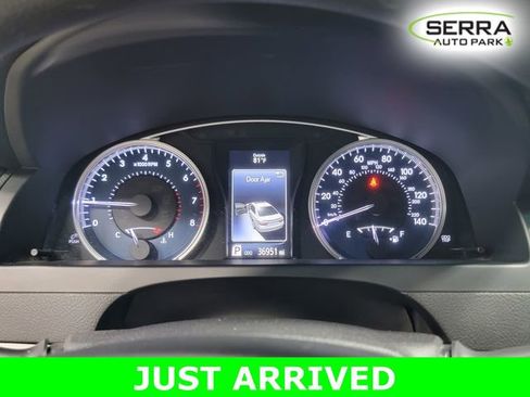 Used 2016 Toyota Camry LE FWD image 29
