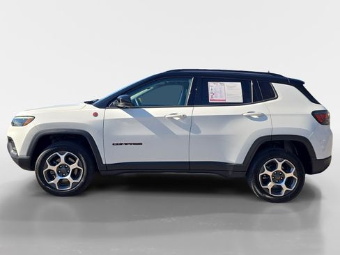 Used 2022 Jeep Compass Trailhawk w/ Trailhawk Elite Group image 2