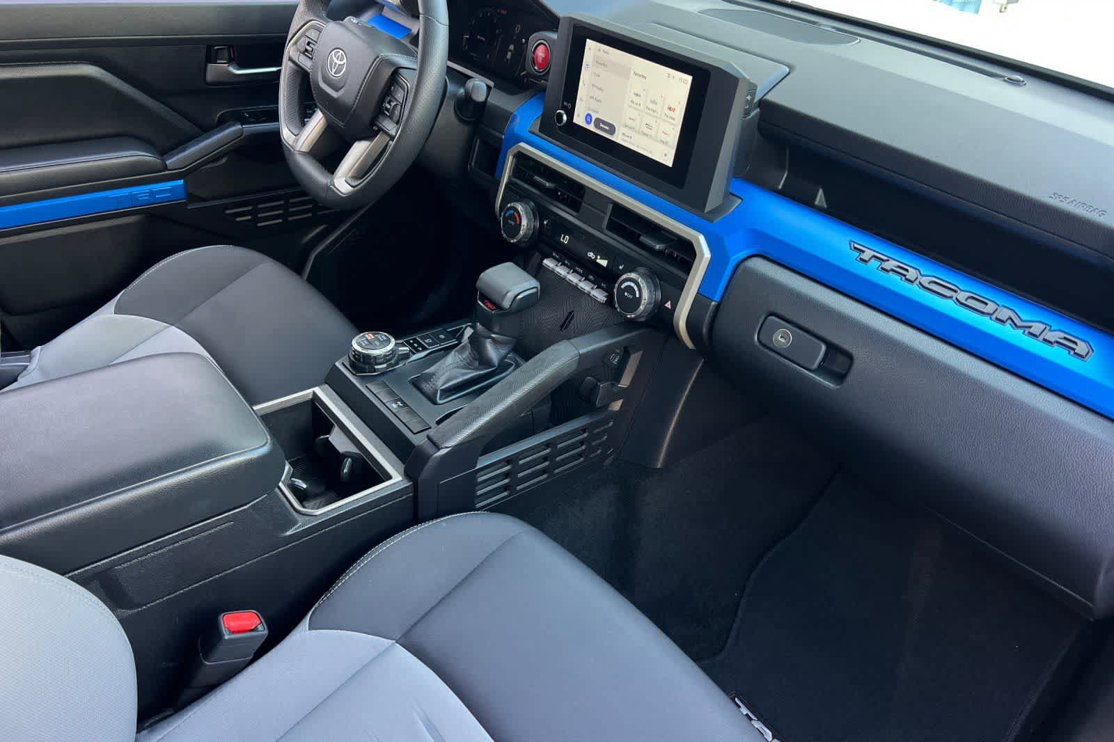 Used 2025 Toyota Tacoma TRD Off-Road AWD/4WD image 15