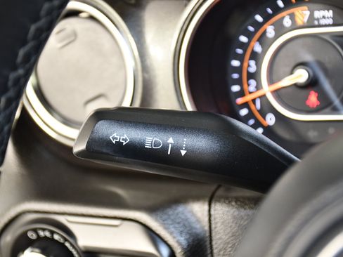 Used 2020 Jeep Wrangler Unlimited Sahara AWD/4WD image 24