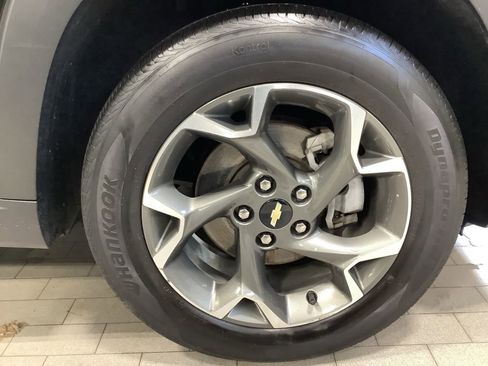 Used 2025 Chevrolet Trax LT w/ Driver Confidence Package image 28