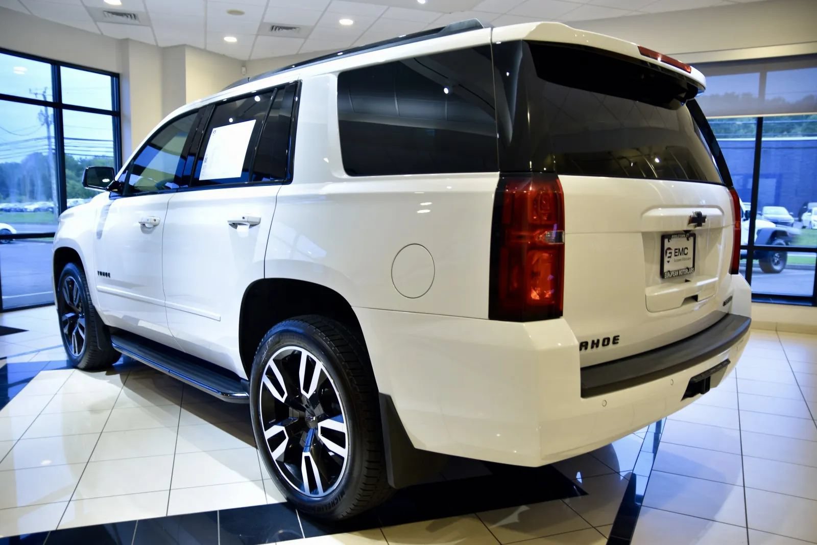 Used 2019 Chevrolet Tahoe Premier AWD/4WD image 4