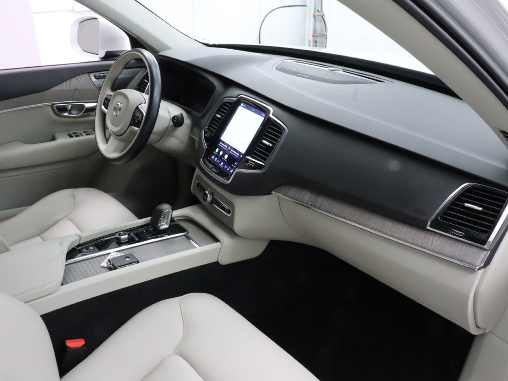 Used 2023 Volvo XC90 B6 Plus AWD/4WD image 22