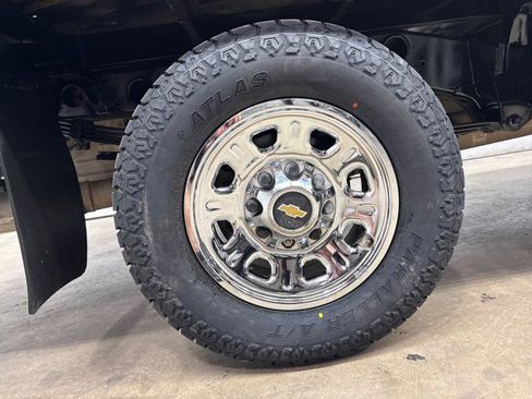 Used 2022 Chevrolet Silverado 2500 LT w/ Convenience Package image 34