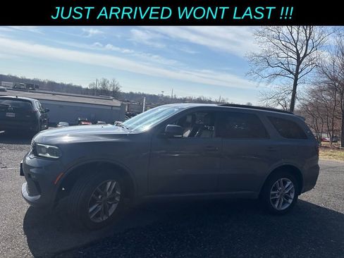 Used 2023 Dodge Durango GT image 2