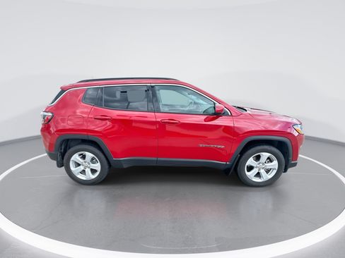 Used 2021 Jeep Compass Latitude w/ Driver Assistance Group AWD/4WD image 9