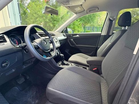 Used 2018 Volkswagen Tiguan S image 4