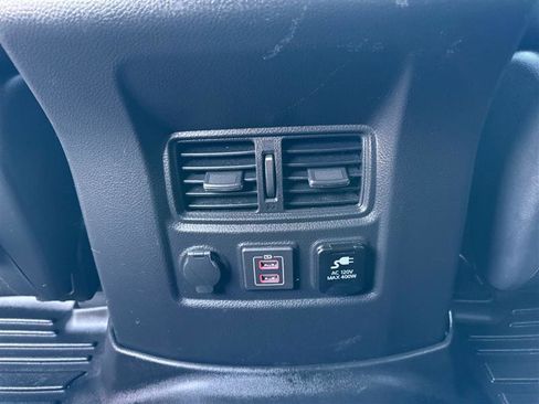 Used 2019 Nissan Titan PRO-4X image 30