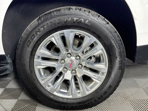 Used 2025 GMC Yukon XL Denali RWD image 34