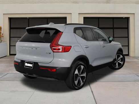 Certified 2026 Volvo XC40 B5 Plus w/ Protection Package Premier image 4