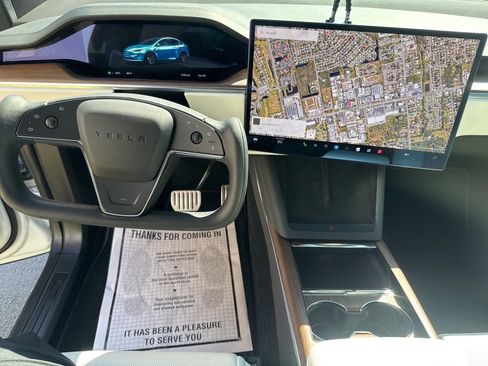 Used 2022 Tesla Model X image 23