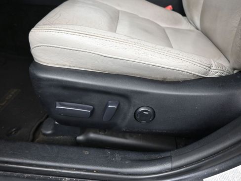 Used 2013 Toyota Avalon XLE Touring FWD image 10