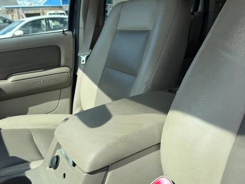 Used 2006 Ford Explorer XLT AWD/4WD image 14