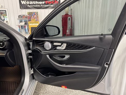Used 2018 Mercedes-Benz E 400 4MATIC Wagon image 29