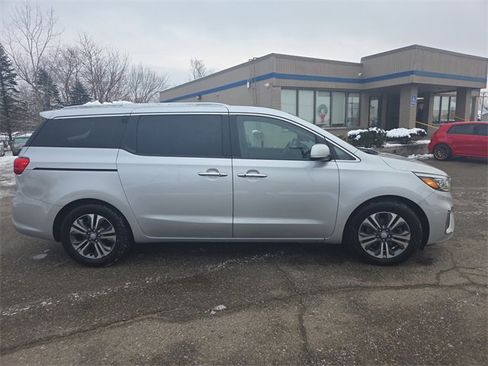 Used 2021 Kia Sedona SX image 4