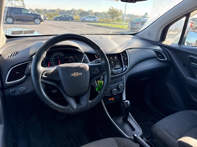 Used 2018 Chevrolet Trax LS AWD/4WD image 18