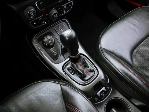 Used 2019 Jeep Compass Trailhawk image 8