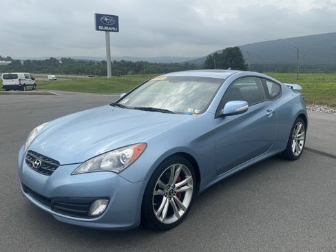 Used 2010 Hyundai Genesis 3.8 RWD image 7