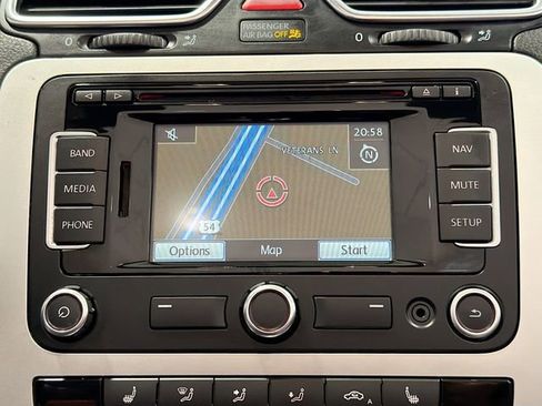 Used 2014 Volkswagen Eos Komfort image 12