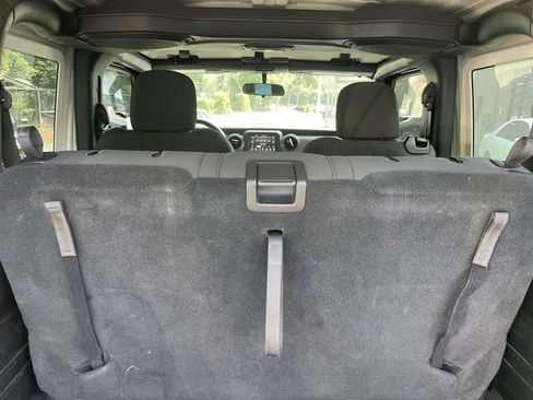 Used 2018 Jeep Wrangler Sport AWD/4WD image 10