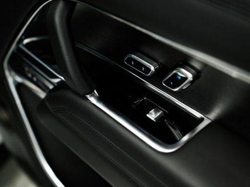 Used 2023 Land Rover Range Rover Autobiography image 30