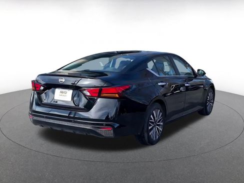 Used 2025 Nissan Altima 2.5 SV image 14