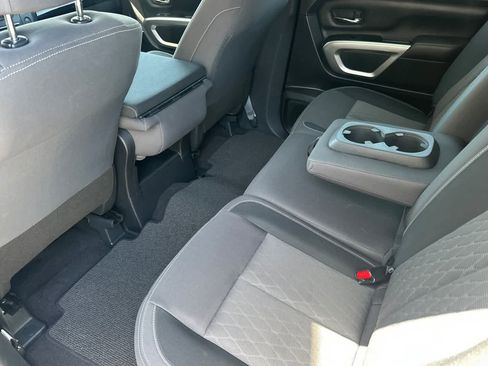 Used 2023 Nissan Titan SV image 11