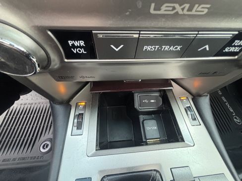 Used 2019 Lexus GX 460 image 17