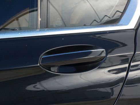 Used 2019 BMW 740e xDrive w/ Executive Package image 17