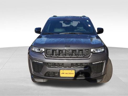 Used 2026 Jeep Grand Cherokee Limited w/ Limited Altitude Package AWD/4WD image 12