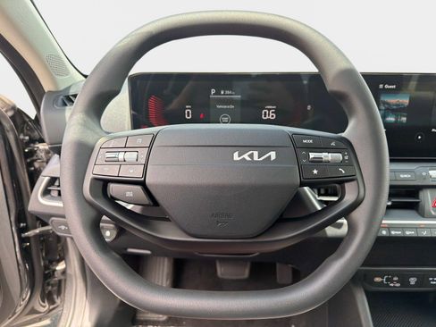 New 2026 Kia K4 LXS FWD image 24