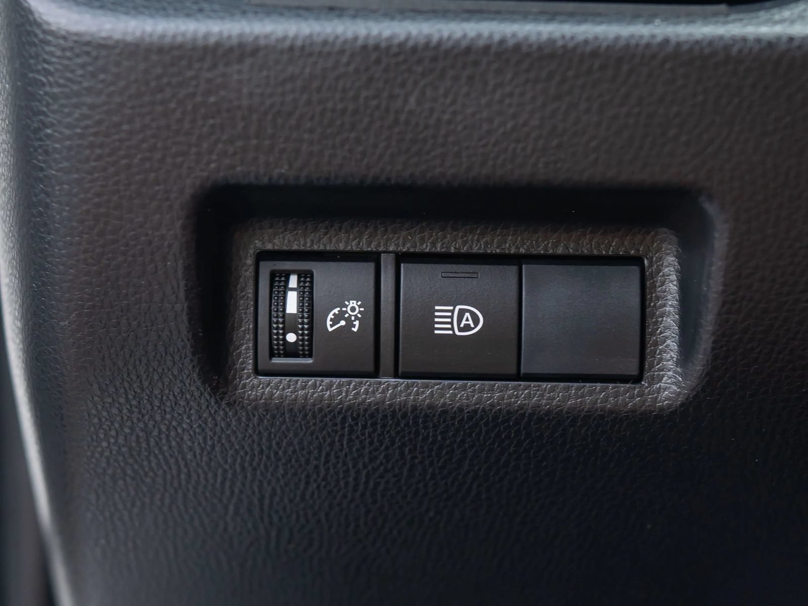 Used 2019 Toyota RAV4 LE w/ All Weather Liner Package AWD/4WD image 37