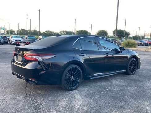 Used 2022 Toyota Camry XSE FWD image 4