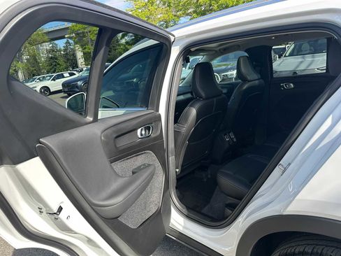 Used 2025 Volvo XC40 B5 Core w/ Protection Package Premier AWD/4WD image 16