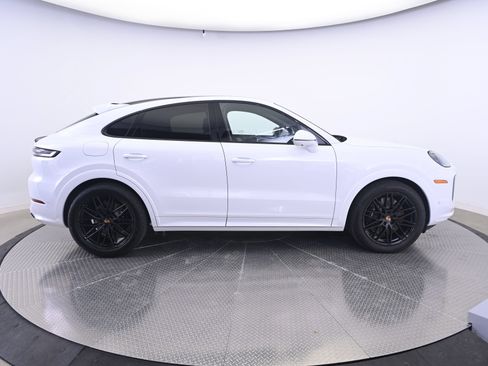 Used 2026 Porsche Cayenne S AWD/4WD image 8