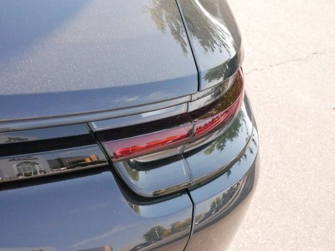 Used 2018 Porsche Panamera 4 image 18