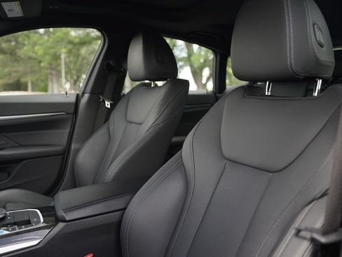 Used 2023 BMW i4 eDrive35 RWD image 10