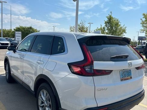 Used 2024 Honda CR-V EX image 7