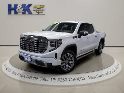 Used 2022 GMC Sierra 1500 Denali w/ Denali Reserve Package AWD/4WD image 3