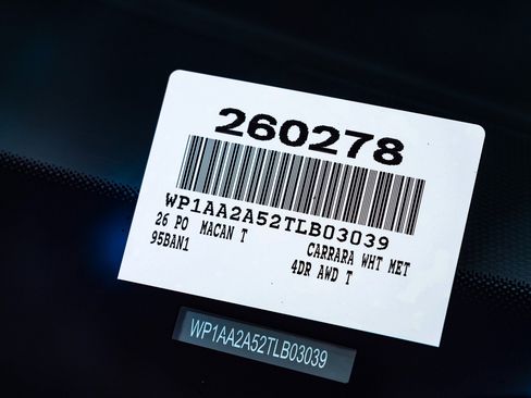 Certified 2026 Porsche Macan Turbo AWD/4WD image 31