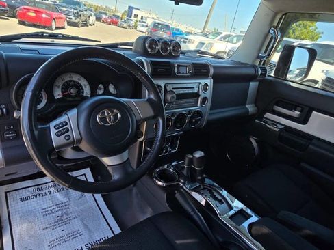 Used 2007 Toyota FJ Cruiser 4WD image 7