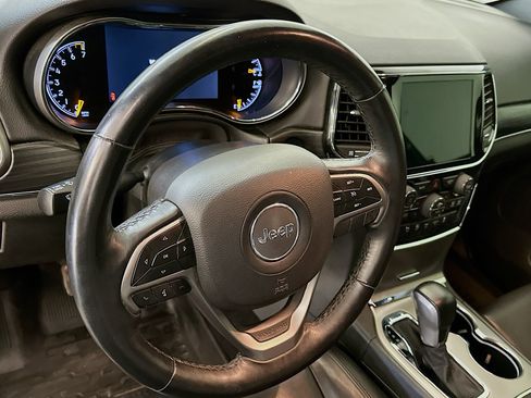 Used 2019 Jeep Grand Cherokee Limited image 18