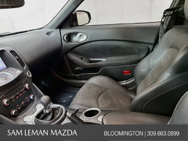 Used 2017 Nissan 370Z Touring RWD image 22