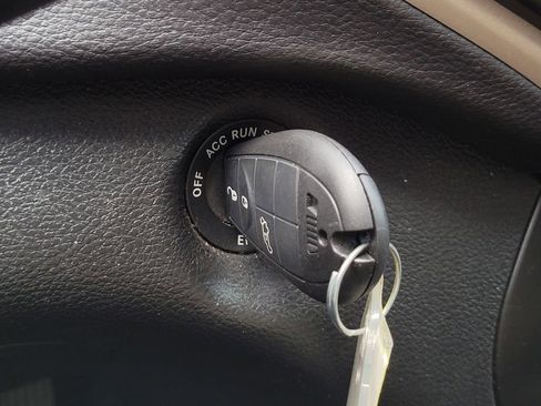 Used 2018 Jeep Cherokee Latitude image 34